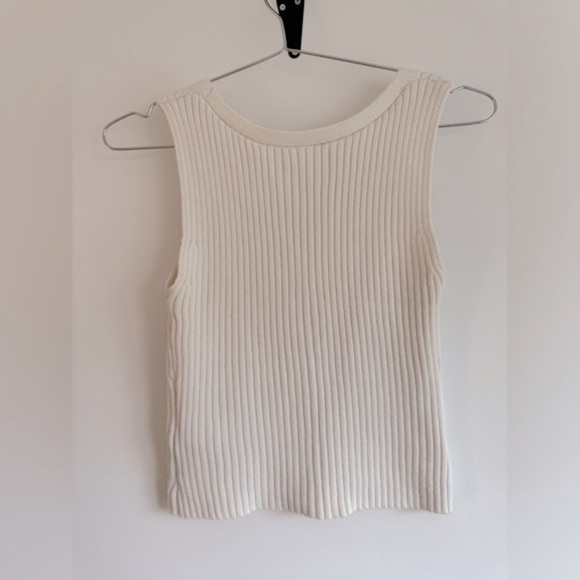 Jessica Simpson Sleevless Knit Top - Picture 2 of 6